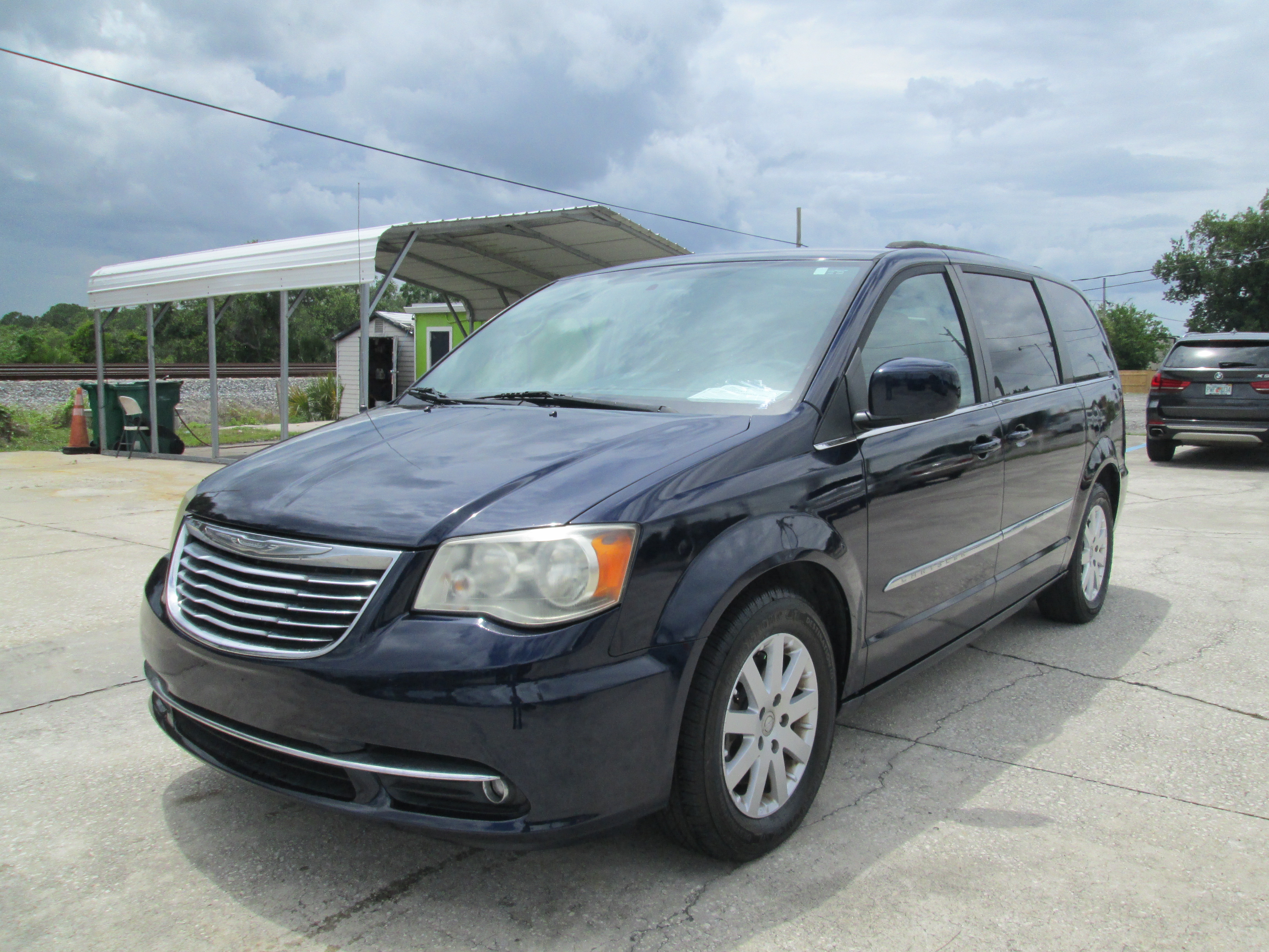 2014 Chrysler Town & Country Touring's photo